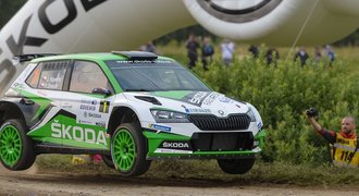 Vstup do Rallye Bohemia zvládl nejlépe favorit Kopecký, další příliš neztrácí