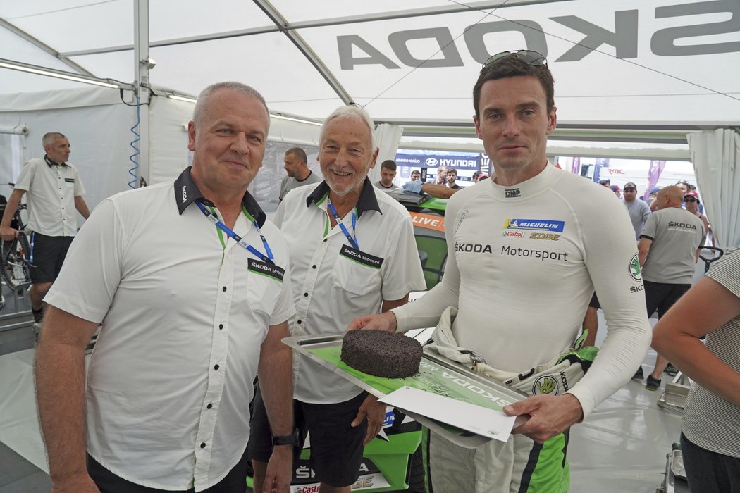 Michal Hrabánek (vlevo) a Jan Kopecký (vpravo) po úspěšné Portugalské rallye