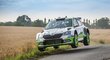 Jan Kopecký a Pavel Dresler nastupují svozem ŠKODA FABIA R5 evo do soutěže na prvním místě vprůběžném pořadí MČR v rally