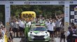 Tým Škoda Motorsport slaví výhru Jana Kopeckého na Německé rallye