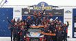 Thierry Neuville se svým týmem slaví výhru ve Švédské rallye