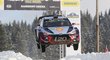 Thierry Neuville předvedl i takhle parádní skok