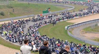 Simoncelliho památku si na okruhu v Brně připomnělo 3656 motorkářů