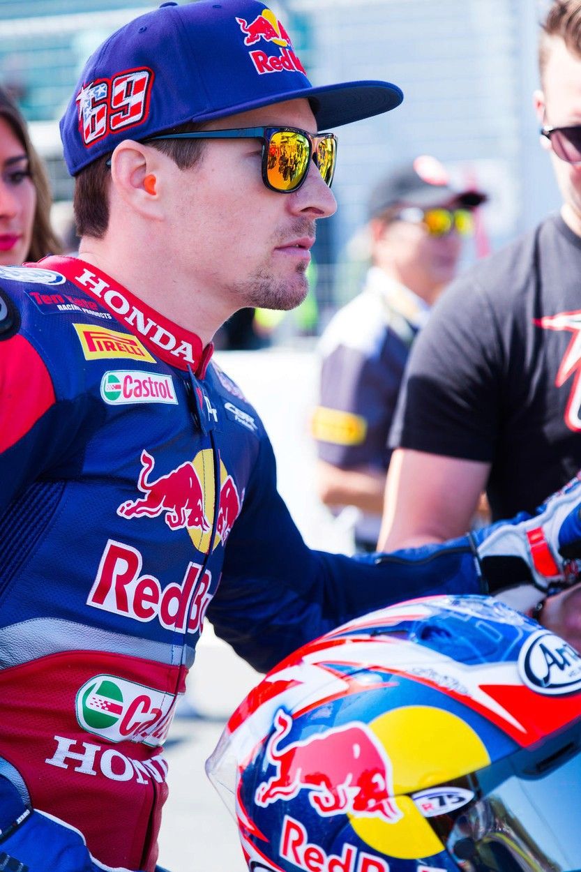 Bývalý šampion MotoGO Nicky Nicky Hayden závodí v sérii superbike. 