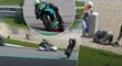 Královské třídě MotoGP ve Spielbergu vládl italský vicemistr světa Andrea Dovizioso, závod byl po srážce Franca Morbidelliho s Johannem Zarcem ve více než třísetkilometrové rychlosti přerušen a zkrácen na 20 kol