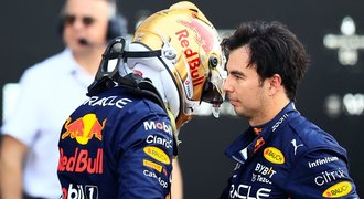 Verstappenovi titul zůstal. Názory na pokutu Red Bullu se různí. Je přísná?