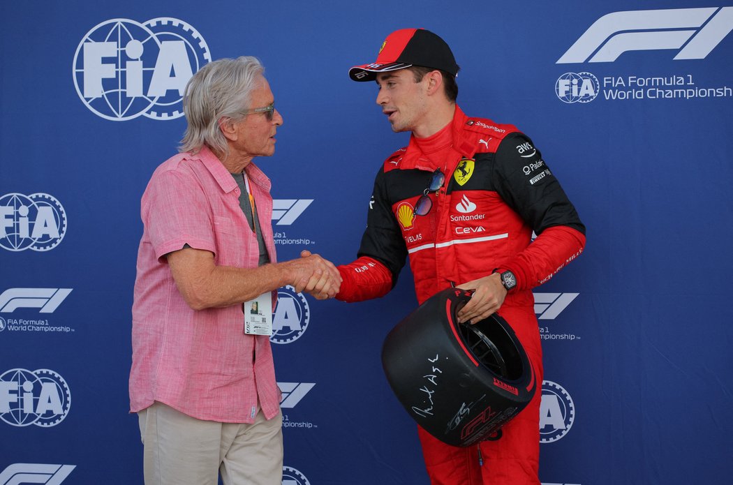 Pilot F1 v barvách stáje Ferrari Charles Leclerc