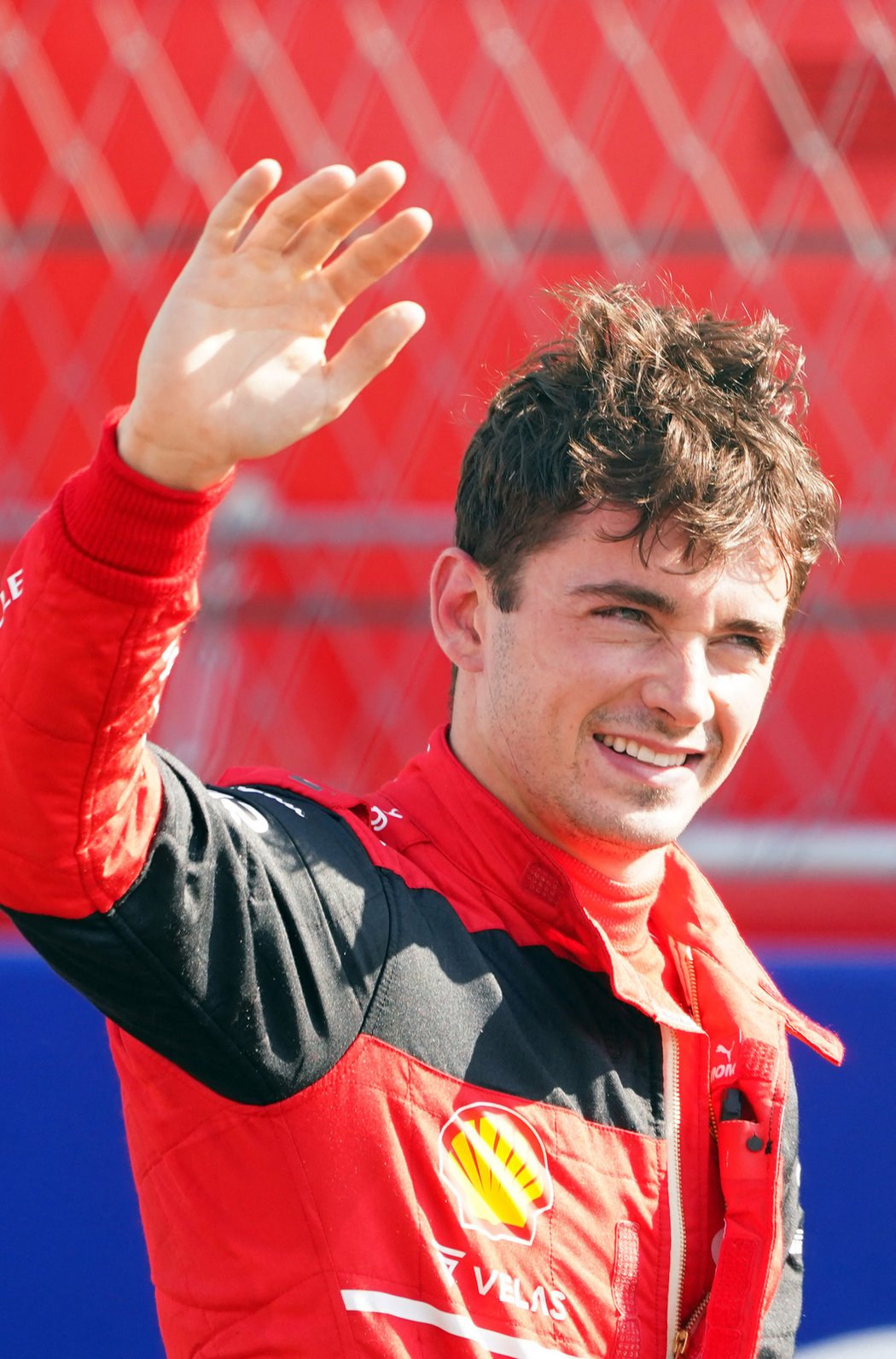 Pilot F1 v barvách stáje Ferrari Charles Leclerc