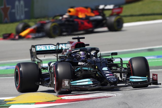 Lewis Hamilton bude v nedělním závodě útočit na další Schumacherův rekord