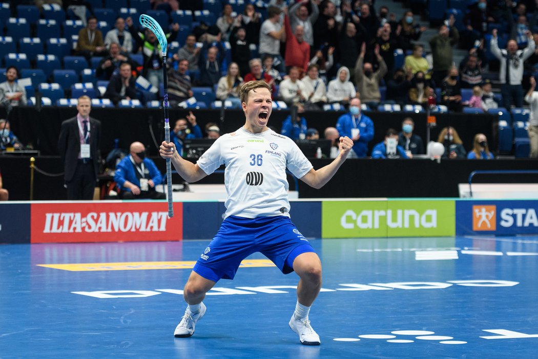 Fin Lastikka se raduje z gólu v semifinále MS proti Česku