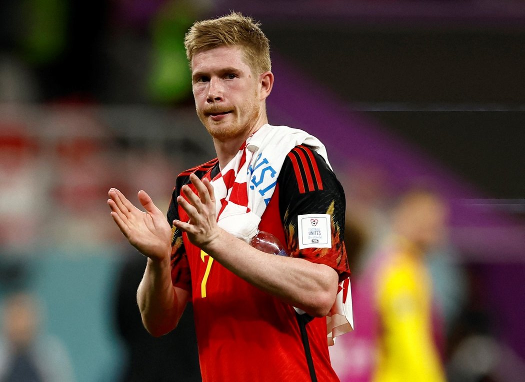 Kevin de Bruyne děkuje fanouškům po konci Belgie na MS