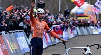 MS v cyklokrosu: šestý titul pro Van der Poela, české loučení i medaile