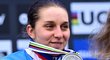 Kristýna Zemanová slaví stříbrnou medaili v závodě žen do 23 let na MS v cyklokrosu v Táboře