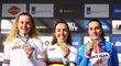 Stříbrná Britka Zoe Backstedtová, vítězná Nizozemka Shirin van Anrooijová a bronzová Kristýna Zemanová na MS v cyklokrosu 2023