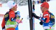 Norové Paal Gollberg a Johannes Hösflot Klaebo slaví zlato v týmovém sprintu na MS