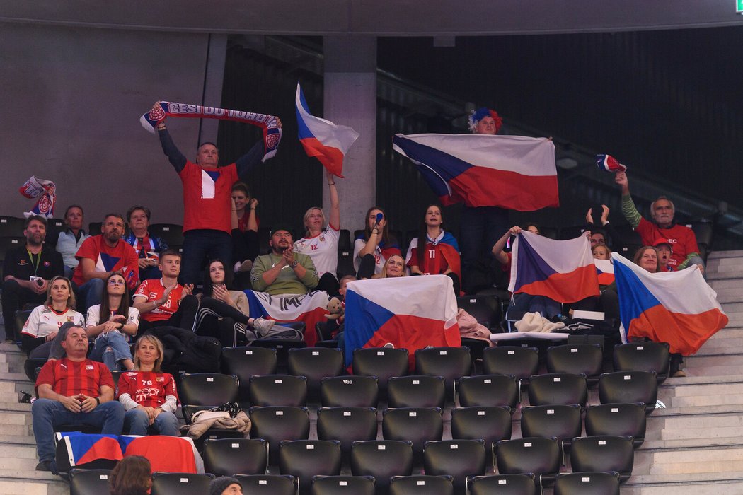 Čeští fanoušci ve čtvrtfinále MS florbalistů 2022