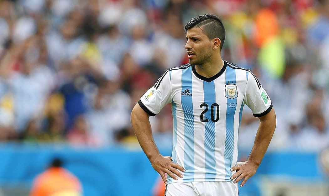 12. Kun AGÜERO (útočník, 26 let, Argentina, Manchester City). Hodnota po   MS: 46,9 mil. eur. Hodnota před MS: 48,3 mil. eur. Rozdíl: -3%.