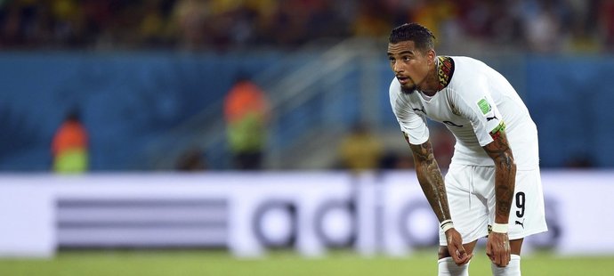 Záložník Ghany Kevin Prince Boateng byl po vyřazení svého týmu nejen zklamaný, ale i dost naštvaný na vedení týmu