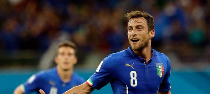 Záložník Itálie Claudio Marchisio otevřel zápas s Anglií krásným gólem