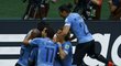 Hráči Uruguaye se radují po vedoucím gólu do sítě Kostariky