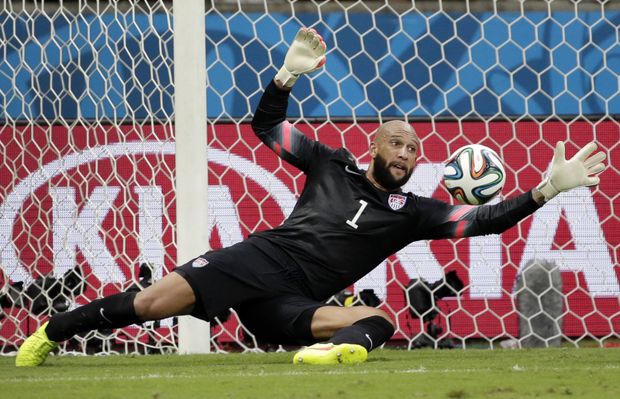 Brankář USA Tim Howard si připsal na MS nejvíce zákroků (27) Brankář USA Tim Howard si připsal na MS nejvíce zákroků (27)