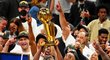 Basketbalisté Milwaukee slaví po padesáti letech titul ve slavné NBA