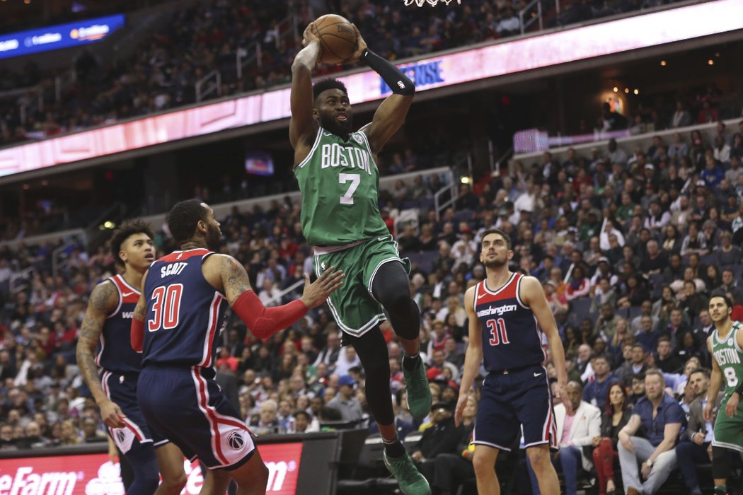 Sedmi body přispěl Tomáš Satoranský v NBA k vítězství Washington Wizard nad Boston Celtics 113:101.