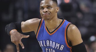 Westbrook má 34. triple double a Oklahoma porazila Toronto