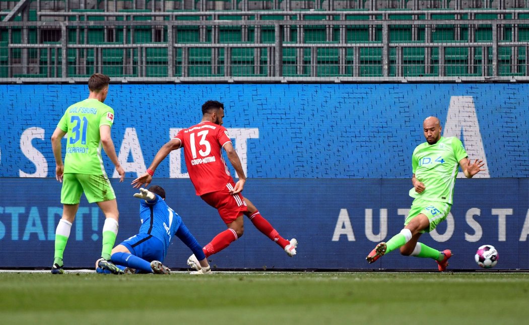 Fotbalisté Bayernu Mnichov v utkání proti VfL Wolfsburg