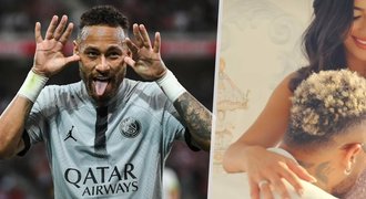 Zářící Neymar má další radostnou novinu: Prozradil pohlaví očekávaného dítěte! Zářící Neymar má další radostnou novinu: Prozradil pohlaví očekávaného dítěte!