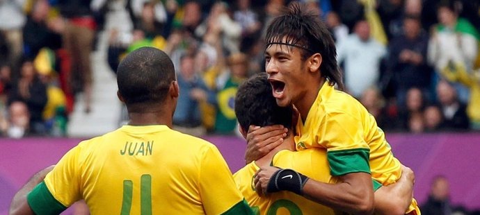 Neymar slaví svůj gól proti Bělorusku