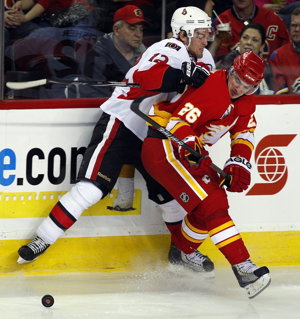 Aleš Kotalík bojuje o místo v sestavě Calgary. V přípravě před startem nového ročníku NHL se mu povedlo skórovat