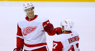 Češi v přípravě NHL: trefili se Kubalík i Zadina. Francouz pětkrát inkasoval