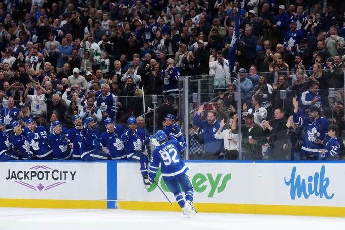 McKenna dal první gól v NHL, ale už ho viděli na farmě. Toronto je jiná liga, řekl Stamkos McKenna dal první gól v NHL, ale už ho viděli na farmě. Toronto je jiná liga, řekl Stamkos