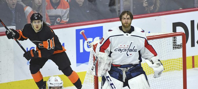 Braden Holtby zastavil 27 střel a připsal si 250. vítězství v 409. startu. Stejný počet výher vychytal rychleji v historii soutěže pouze Ken Dryden.