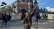 Nicole Sobotka, manželka hokejisty Vladimíra Sobotky, navštívila pařížský Disneyland