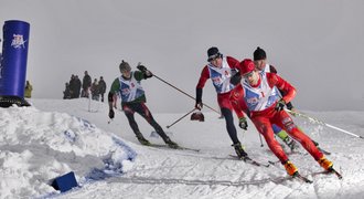 Odvaz a pády na Nordixu: Na ledu si ustlali Bauer i Soukalová