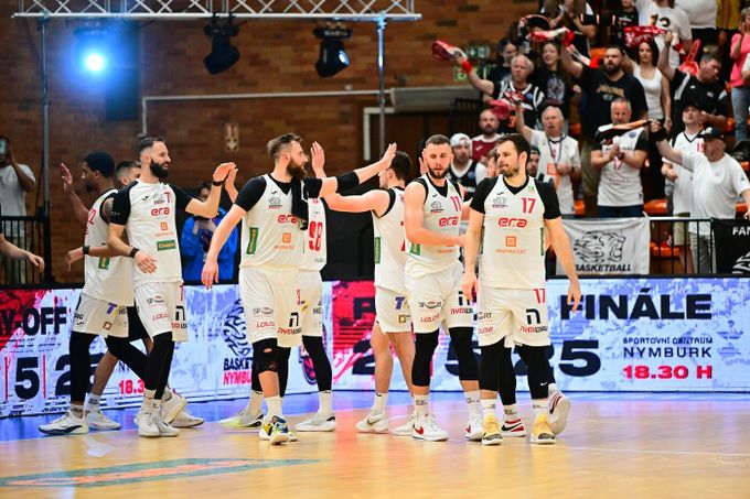 Nymburk míří do další fáze Ligy mistrů i přes porážku, pomohla výhra Berlína Nymburk míří do další fáze Ligy mistrů i přes porážku, pomohla výhra Berlína