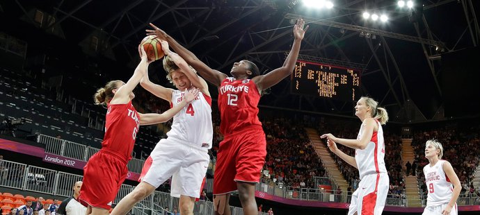 České basketbalistky prohrály na olympijských hrách v Londýně druhé utkání v základní skupině, když nestačily na Turecko