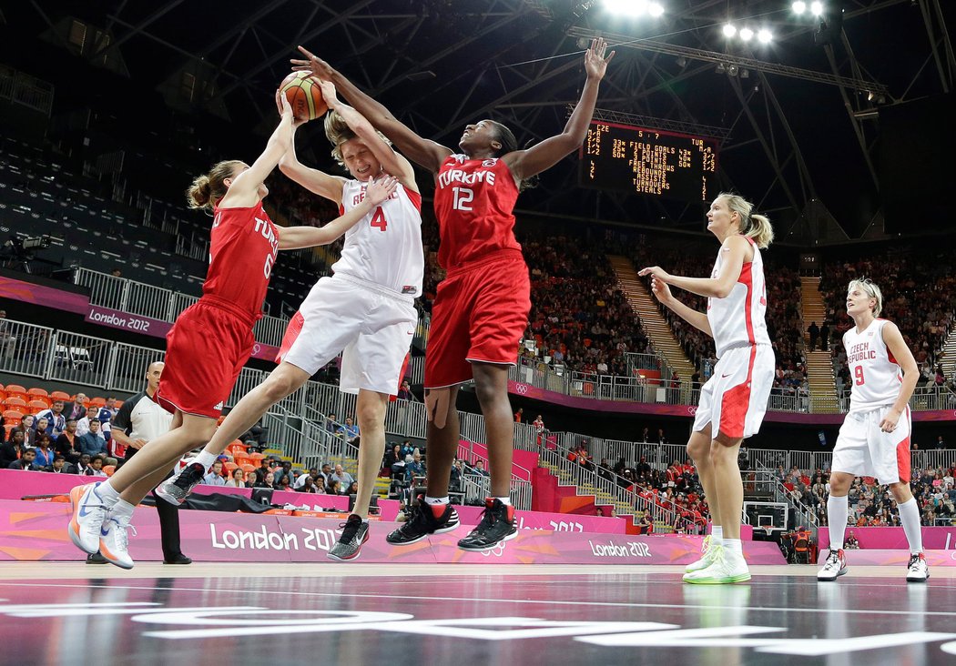 České basketbalistky prohrály na olympijských hrách v Londýně druhé utkání v základní skupině, když nestačily na Turecko