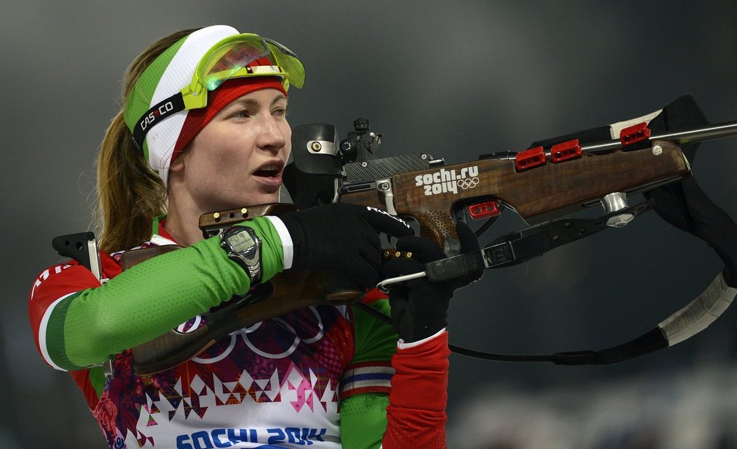 Běloruska Darja Domračevová vyhrála stíhací závod žen na olympiádě v Soči