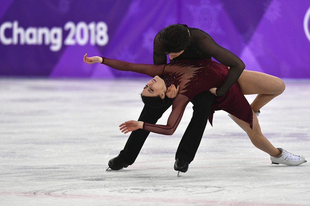 Kanaďané Tessa Virtueová a Scott Moir se s krasobruslařskou kariérou rozloučili olympijským zlatem