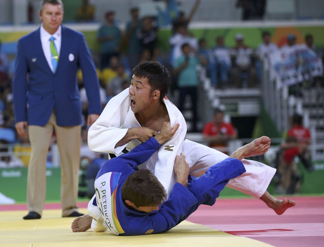 Judista Pavel Petřikov prohrál v osmifinále olympiády s Japoncem Naohisou Takatóem