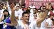 Lukáš Krpálek, zlatý medailista z Ria, děkuje fanouškům v olympijském parku na Lipně, kam zamířili čeští sportovci po návratu z Brazílie