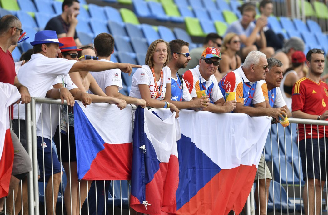 Čeští fanoušci na závodě kanoisty Vítězslava Gebase