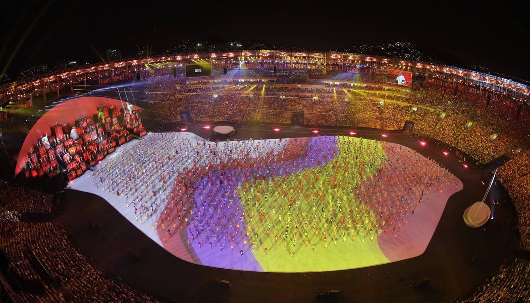 Celkový pohled na stadion Maracaná při slavnostním zahájení olympijských her