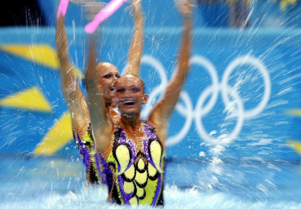 Darja Jušková a Kseniya Sydorenková při technickém představení na olympiádě v Londýně