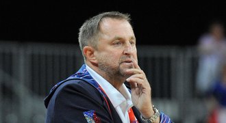 Kouč basketbalistek Lubor Blažek: Za rozhodnutími si stojím!