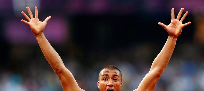 Desetibojař Ashton Eaton si sice dal od své disciplíny roční pauzu, zato se už příští týden představí v závodě na 400 metrů překážek na Zlaté Tretře