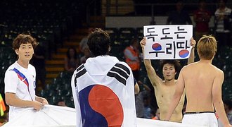 Korejský fotbalista nedostal medaili. Míchal politiku s olympiádou